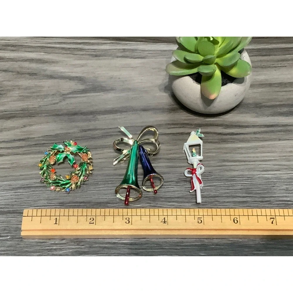 Bundle of 3‎ Christmas Brooches Pins